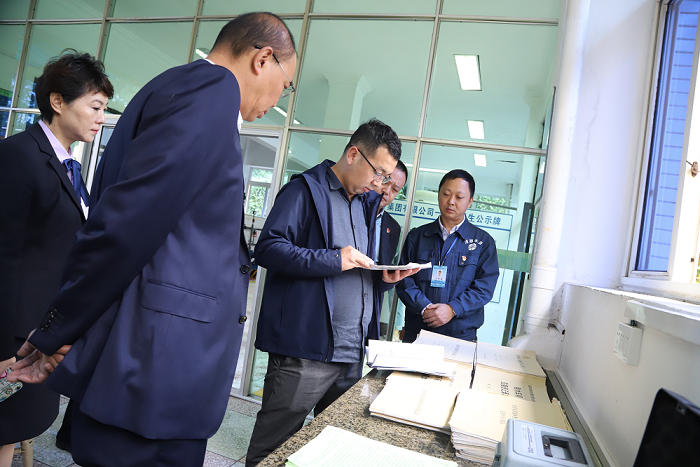 住建部專家組對我司創(chuàng)建國家園林城市工作進行實地考查